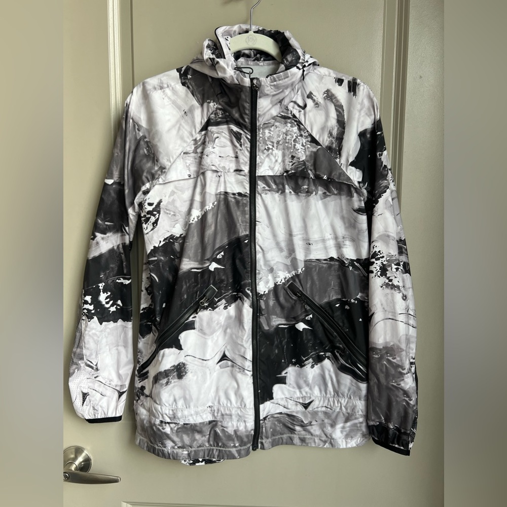 Lululemon Rain Jacket - Size 6 - White and Black - With Packable Hood